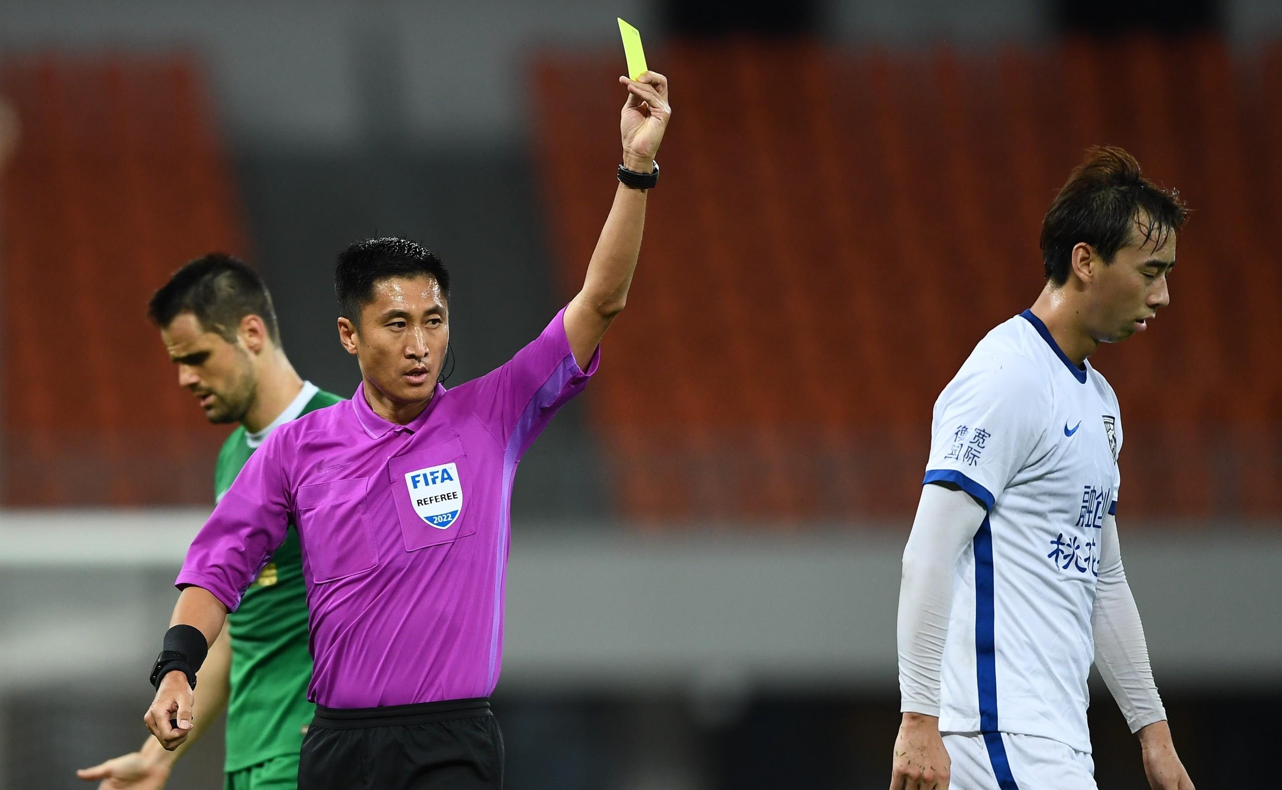 网页版入口-包含清晨全明星赛焦点战，夏洛特黄蜂调整名单，赛场秩序良好，团队化学反应显著的词条